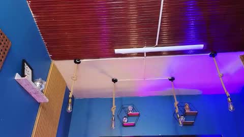 Cris  online show from September 30, 2025, 11:59 am