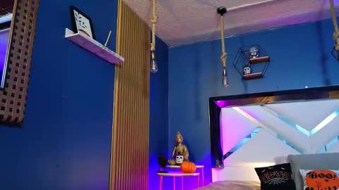 Cris  online show from October 10, 2025, 11:31 am