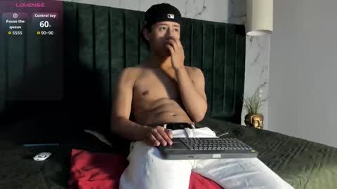 Snapshot of labrinthteasing chatting on September 18, 2025, 8:11 pm labrinthteasing online show from September 18, 2025, 8:11 pm