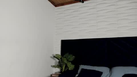 Snapshot of labrinthteasing chatting on October 2, 2025, 2:46 pm labrinthteasing online show from October 2, 2025, 2:46 pm