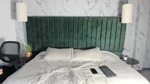 Snapshot of labrinthteasing chatting on October 3, 2025, 12:24 pm labrinthteasing online show from October 3, 2025, 12:24 pm