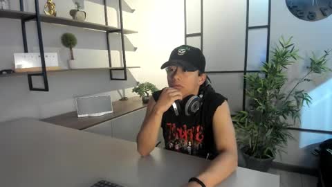 Snapshot of labrinthteasing chatting on October 14, 2025, 12:06 pm labrinthteasing online show from October 14, 2025, 12:06 pm