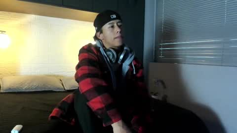 Snapshot of labrinthteasing chatting on October 15, 2025, 12:05 pm labrinthteasing online show from October 15, 2025, 12:05 pm