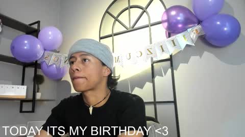 Snapshot of labrinthteasing chatting on November 3, 2025, 1:23 pm labrinthteasing online show from November 3, 2025, 1:23 pm