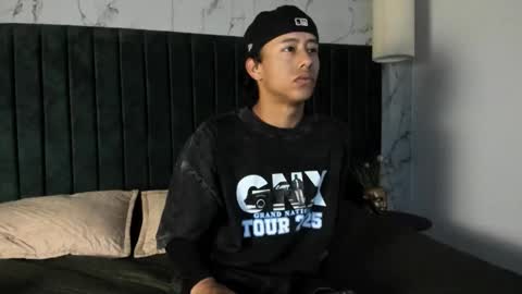 Snapshot of labrinthteasing chatting on November 18, 2025, 12:20 pm labrinthteasing online show from November 18, 2025, 12:20 pm