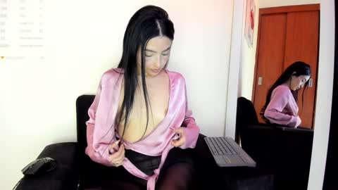 Snapshot of lace_victoria chatting on December 21, 2024, 4:30 am lace_victoria online show from December 21, 2024, 4:30 am