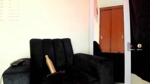Snapshot of lace_victoria chatting on December 29, 2024, 10:14 pm lace_victoria online show from December 29, 2024, 10:14 pm