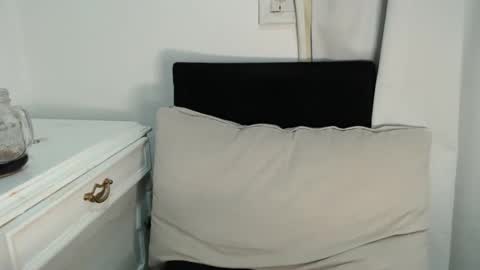 lady____a online show from December 24, 2024, 5:49 am