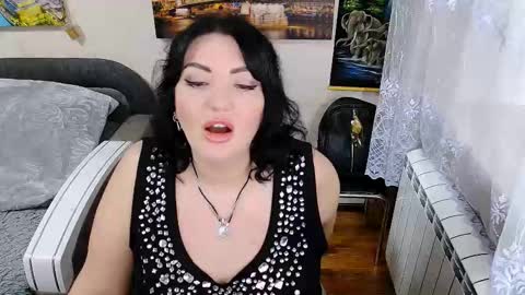 Snapshot of lady_boom_ chatting on November 21, 2025, 8:13 am lady_boom_ online show from November 21, 2025, 8:13 am