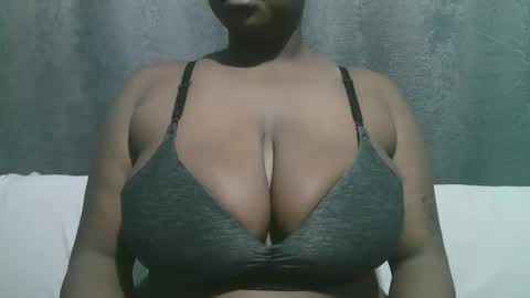 Snapshot of lady_dearra chatting on October 20, 2025, 2:12 am lady_dearra online show from October 20, 2025, 2:12 am