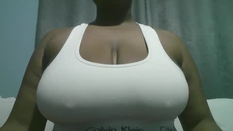 Snapshot of lady_dearra chatting on October 21, 2025, 3:40 am lady_dearra online show from October 21, 2025, 3:40 am