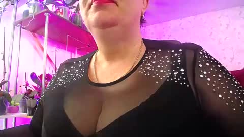 Lady Gloria online show from February 9, 2025, 9:47 am