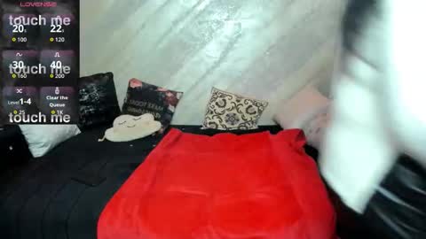 lady lauren online show from November 19, 2025, 6:02 am