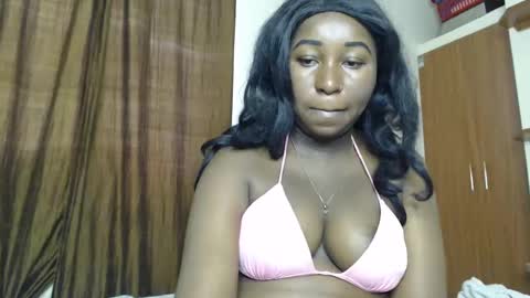 Snapshot of lady_twerky chatting on February 13, 2025, 7:03 am Maya online show from February 13, 2025, 7:03 am
