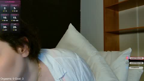  Yas  online show from November 17, 2025, 8:47 pm