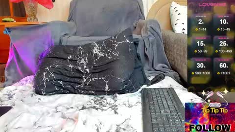 Snapshot of ladyfree chatting on January 22, 2025, 12:48 am Zlata online show from January 22, 2025, 12:48 am