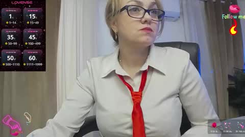  Lady Jeen    Back on Sunday 8th of December online show from November 17, 2025, 6:52 am