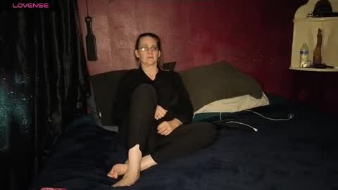Snapshot of ladykiva_n_hubz chatting on October 8, 2025, 3:37 am ladykiva_n_hubz online show from October 8, 2025, 3:37 am