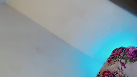 Snapshot of ladylove28 chatting on February 16, 2025, 6:54 am its Katniss online show from February 16, 2025, 6:54 am