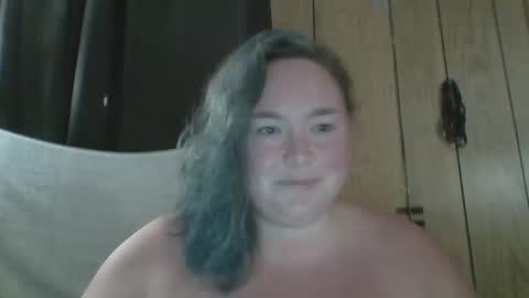 Snapshot of ladylynn13 chatting on October 13, 2025, 9:48 pm LadyLynn13 online show from October 13, 2025, 9:48 pm