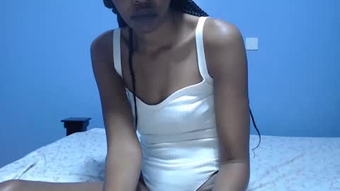 Snapshot of ladyqeeen chatting on February 26, 2025, 10:20 pm ladyqeeen online show from February 26, 2025, 10:20 pm