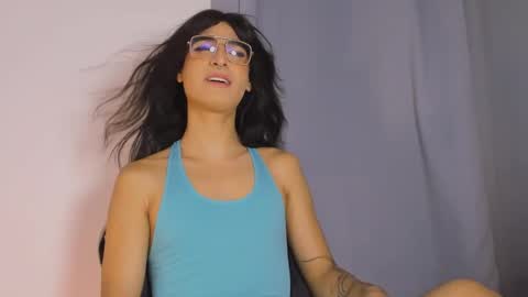 Snapshot of ladys_horny chatting on September 27, 2025, 10:04 pm Camila y Ashley online show from September 27, 2025, 10:04 pm