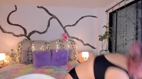 Snapshot of ladysweetts chatting on December 4, 2025, 5:28 am Lady online show from December 4, 2025, 5:28 am