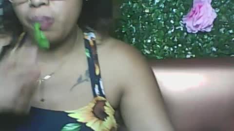 LadyXSnakes online show from December 5, 2025, 12:03 pm