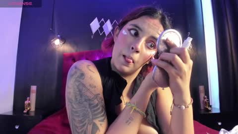 Snapshot of laia_jonees chatting on October 31, 2025, 12:50 pm Laia online show from October 31, 2025, 12:50 pm