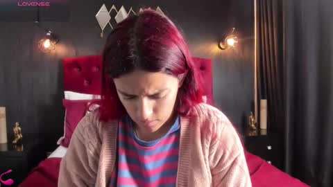 Snapshot of laia_jonees chatting on December 5, 2025, 11:52 am Laia online show from December 5, 2025, 11:52 am