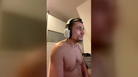 Snapshot of laichzeit1881 chatting on December 14, 2025, 6:19 am laichzeit1881 online show from December 14, 2025, 6:19 am