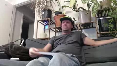 Snapshot of laidback_and_chill chatting on December 20, 2024, 1:58 am Rick online show from December 20, 2024, 1:58 am