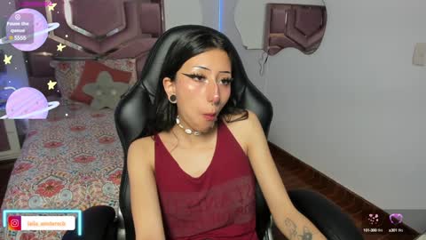 Snapshot of laila_angel chatting on December 9, 2024, 11:03 pm laila_angel online show from December 9, 2024, 11:03 pm