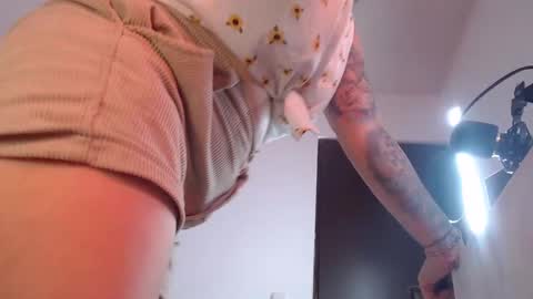 LALI online show from October 3, 2025, 8:28 pm