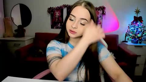 Kira online show from December 1, 2025, 8:25 pm