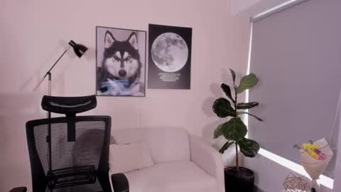 Snapshot of laira_scott chatting on November 29, 2025, 9:40 pm Laira online show from November 29, 2025, 9:40 pm