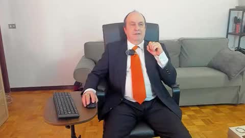 lajose52 online show from November 30, 2025, 4:00 pm