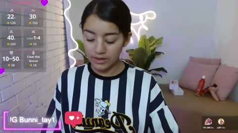 Snapshot of lalalutsy_tay chatting on September 21, 2025, 11:45 am Lala online show from September 21, 2025, 11:45 am
