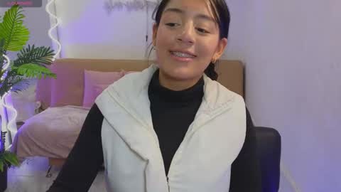 Snapshot of lalalutsy_tay chatting on October 18, 2025, 7:25 pm Lala online show from October 18, 2025, 7:25 pm