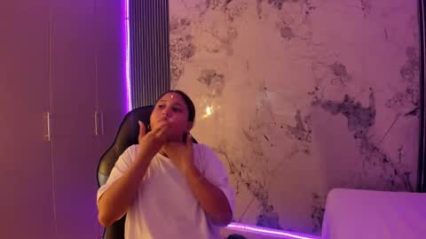 Snapshot of laly_cherry_ chatting on September 9, 2025, 12:05 pm Laura online show from September 9, 2025, 12:05 pm