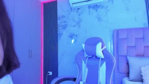 Snapshot of laly_cherry_ chatting on September 27, 2025, 12:43 pm Laura online show from September 27, 2025, 12:43 pm