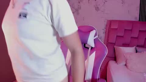 Snapshot of laly_cherry_ chatting on September 28, 2025, 12:32 pm Laura online show from September 28, 2025, 12:32 pm