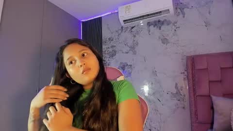 Snapshot of laly_cherry_ chatting on October 2, 2025, 12:12 pm Laura online show from October 2, 2025, 12:12 pm