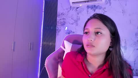 Snapshot of laly_cherry_ chatting on October 21, 2025, 12:39 pm Laura online show from October 21, 2025, 12:39 pm