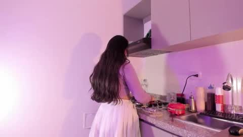 Snapshot of laly_cherry_ chatting on October 22, 2025, 2:06 pm Laura online show from October 22, 2025, 2:06 pm