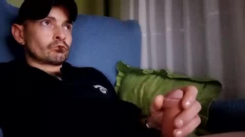 Snapshot of lamacua69 chatting on December 25, 2024, 3:18 am Lamacua69 online show from December 25, 2024, 3:18 am