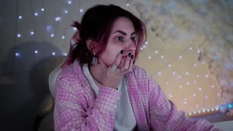 just call me Lana  and her security online show from December 20, 2024, 11:21 am