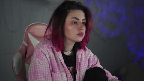 just call me Lana  and her security online show from January 30, 2025, 11:22 am