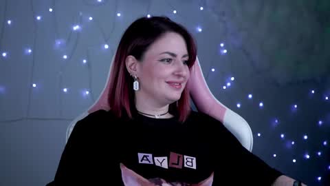 just call me Lana  and her security online show from February 13, 2025, 2:31 pm