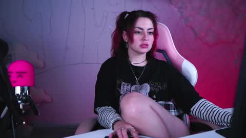 just call me Lana  and her security online show from February 21, 2025, 10:37 pm